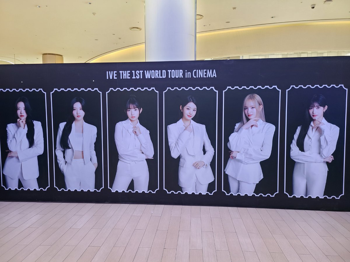 Fall_cames's tweet photo. #IVE #아이브
#SHOW_WHAT_I_HAVE
#IVE_WORLD_TOUR_IN_CINEMA
#아이브더퍼스트월드투어인시네마
#IVE_POPUP
#사운드웨이브
이번 팝업 하얀 정장 착 은 안 볼 수가 없는 착 이였습니다.
작은 공간에 아이브의 모습이 이런저런 사진들로
가득차있는 풍경도 너무 좋았고
특히 청음존이 좋았어요 https://t.co/MHF8OMihuP