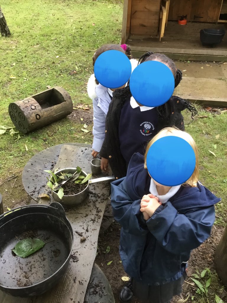Blossom Class love Wednesday’s when they go to Forest School 🌳