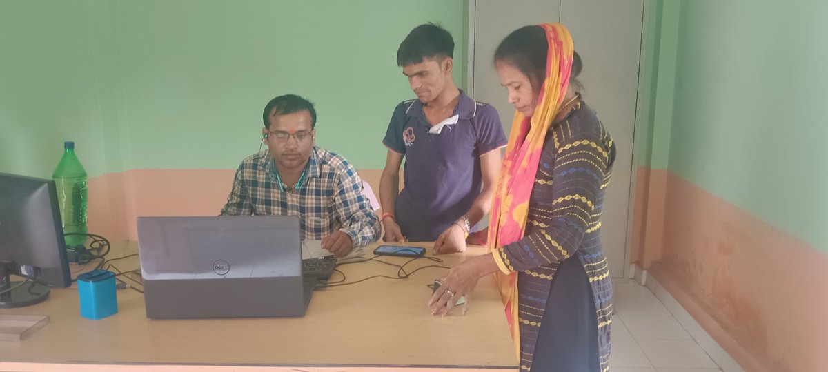 tiwarim98's tweet photo. आज CSC VLE मनीष कुमार तिवारी ग्राम पचवल ब्लाक रामपुर तहसील मडियाहु जिला जौनपुर उत्तर प्रदेश के द्वारा Digipay Lite के माध्यम से पीएम किसान सम्मान निधी का पैसा निकाल कर दिया गया https://t.co/WP0viYU6wr