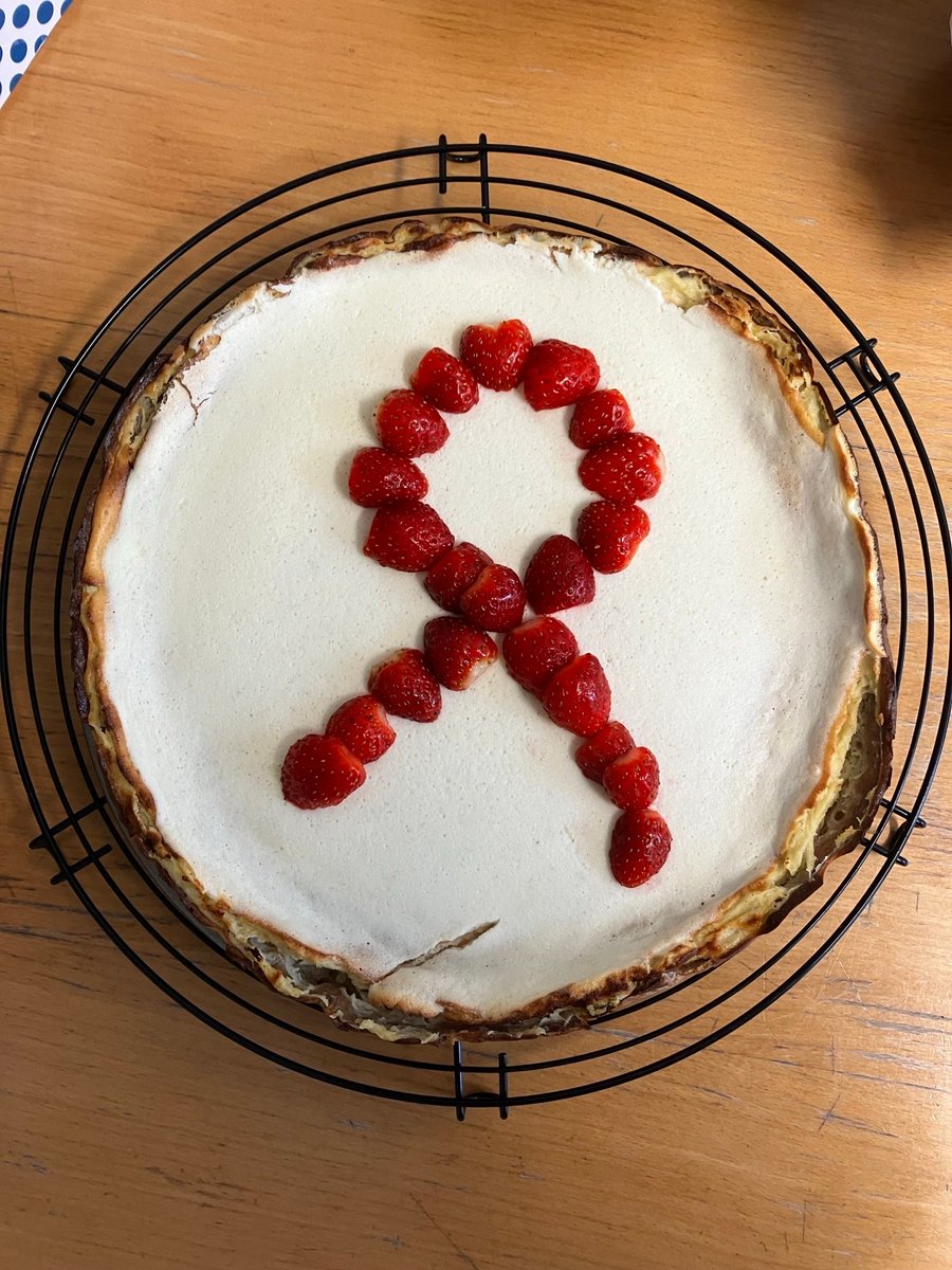 Mit diesem Bild möchten wir euch einen guten Wochenanfang wünschen. Der AHbB-Kuchen wurde durch unseren neuen Geschäftsleiter Lukas Ottiger gebacken – und von uns allen bereits genüsslich verspiesen. 😀
