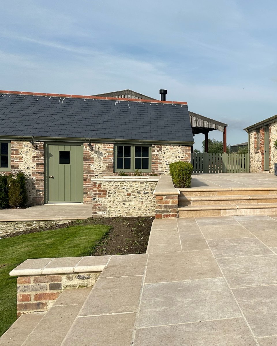 TheBeswickStone's tweet photo. We’re blown away by client Jamie’s masterful use of Dijon/Regent External Tumbled Limestone. The sandy tones of the flagstones mix perfectly with the green accents of the Devon home, perfected with a non-slip finish.

https://t.co/DuWTLLnmU4 https://t.co/dkGaV3ykXS