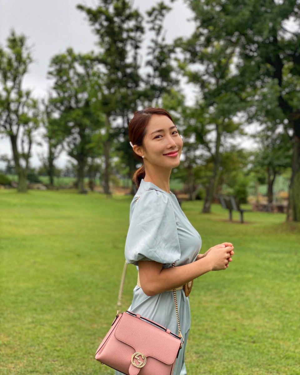 Come out for a walk more often when you are free ~