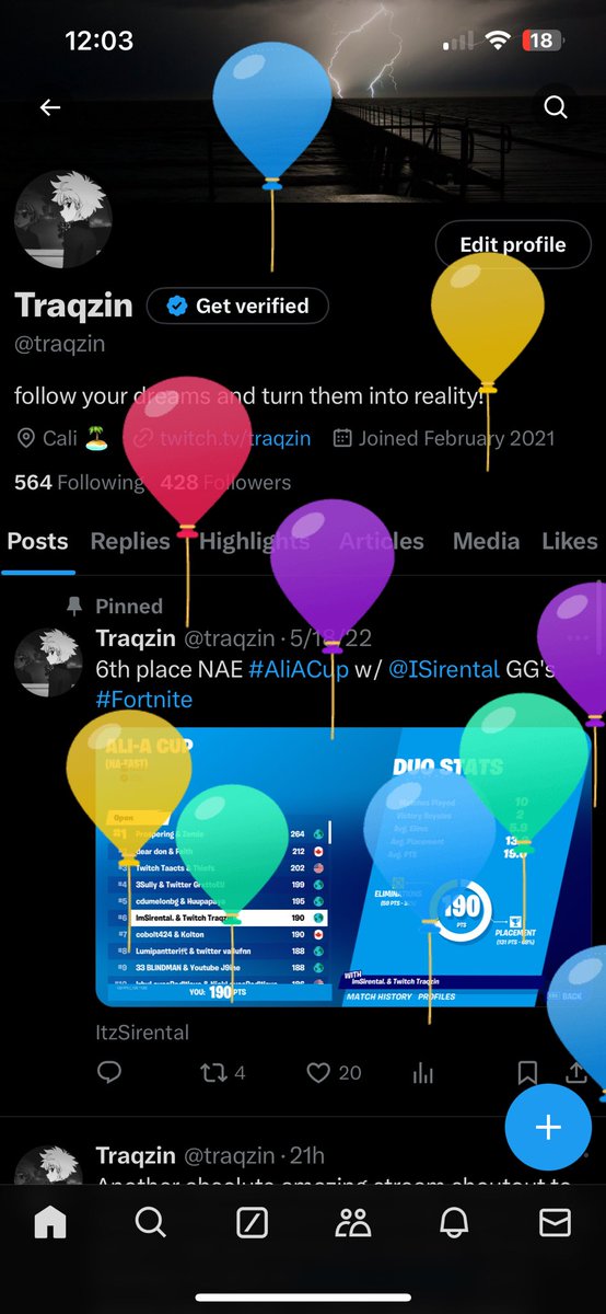 traqzin's tweet image. Yay balloons! Turned 20 damn im getting old 🤣