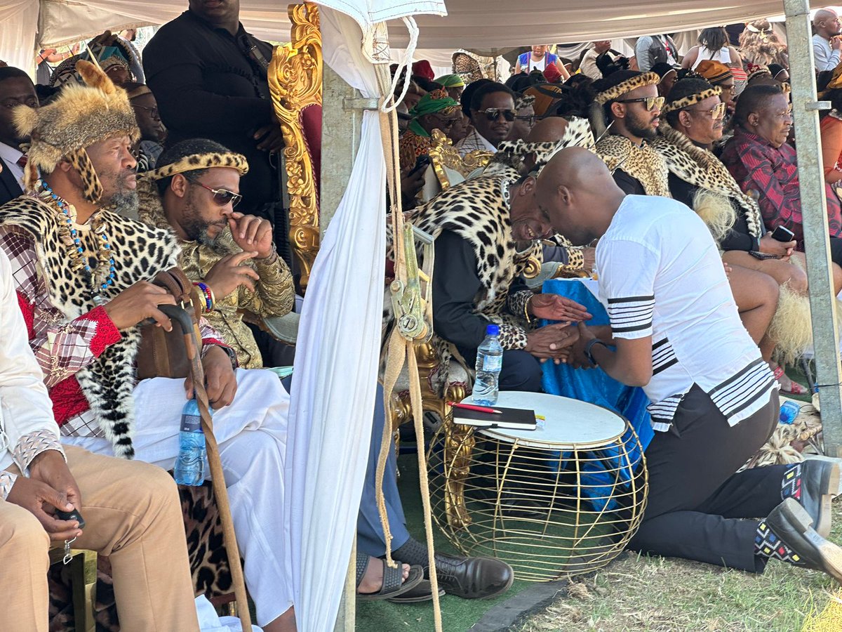 ATMovement_SA's tweet photo. President @ZungulaVuyo led an ATM delegation to join His Majesty King Langibalele II &amp; AmaHlubi Nation in a heartfelt celebration.
Our commitment remains steadfast as we continue to fight for the full recognition of the King and the AmaHlubi Nation.

Makube kuhle Mangelengele! https://t.co/XgDa9MNJZ8
