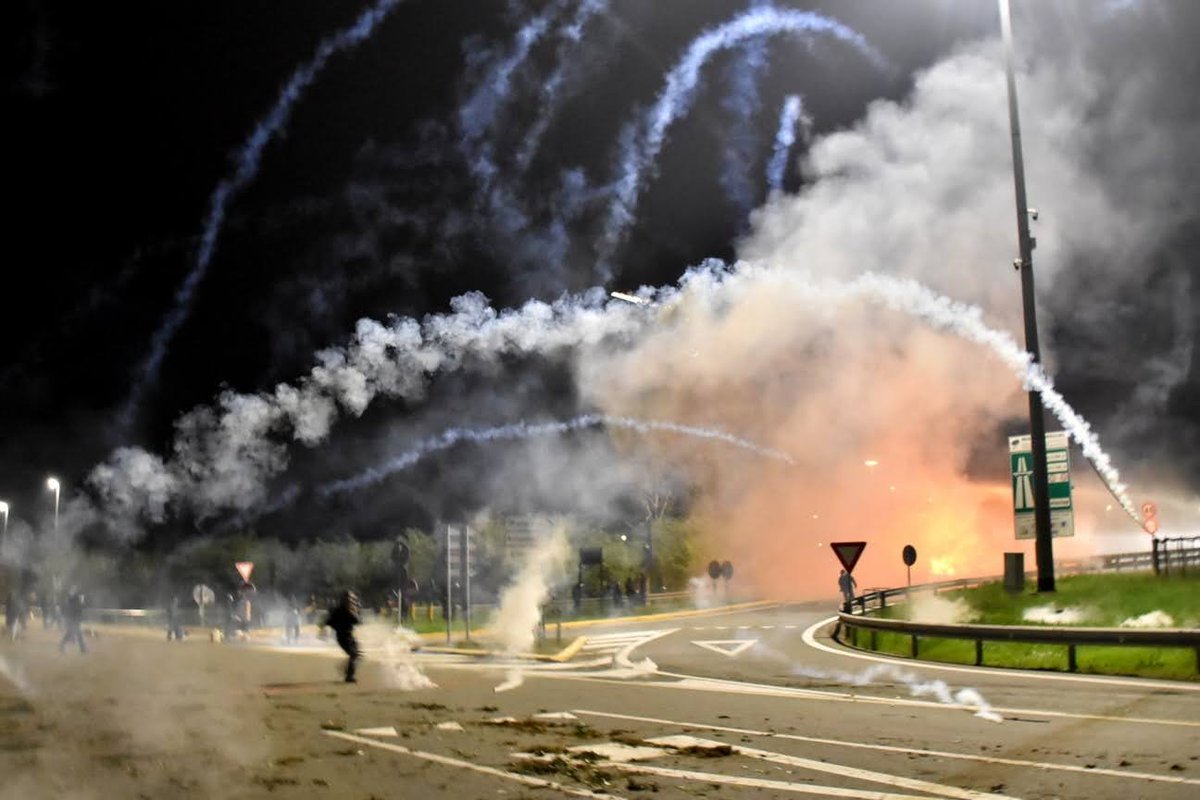 notav's tweet photo. questa notte al presidio #notav di Susa https://t.co/bgjkbFrPbQ
