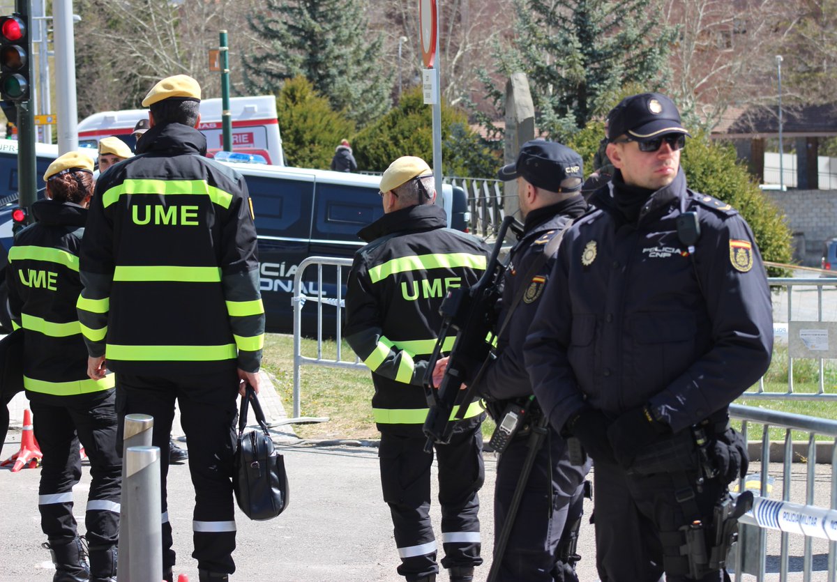 policia's tweet image. ¡Feliz día de vuestra patrona, compañeros!

Hoy la @UMEgob cumple 19 años de servicio al ciudadano

Gracias por vuestro #compromiso y #dedicación

¡Por muchos años más #paraservir! 🥳