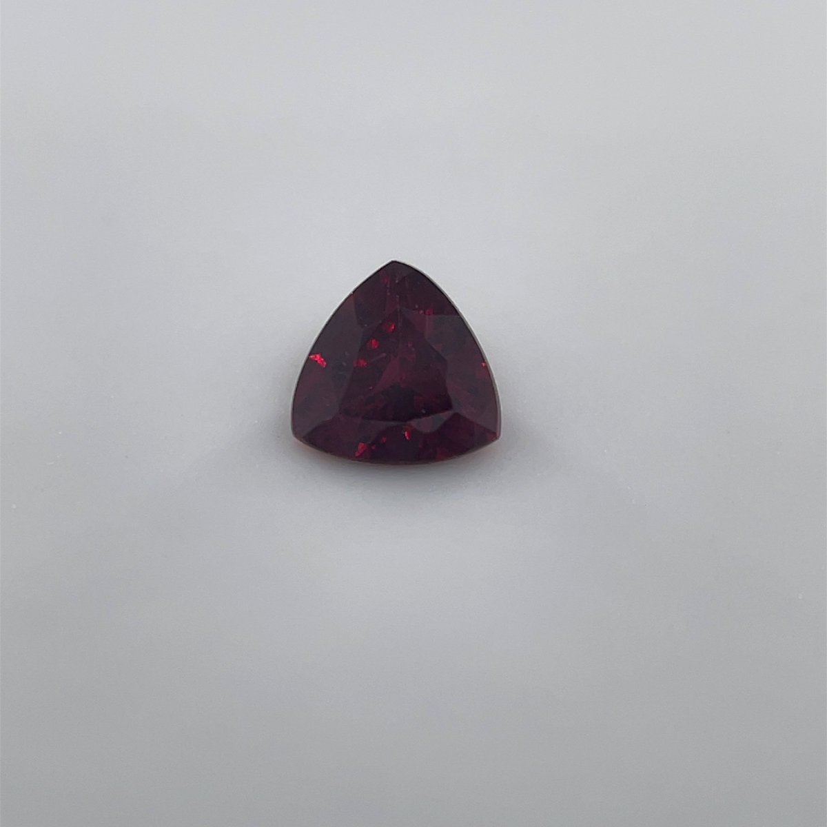 DelmiglioreJ's tweet photo. 【6067-7】
パイロープガーネットルース 0.267ct
3.98×3.95×2.39mm 日独ソ付
#パイロープガーネット #pyropegarnet
#ガーネット #garnet
#カピルのお店デルミリオーレ https://t.co/bZUoYL3ysw