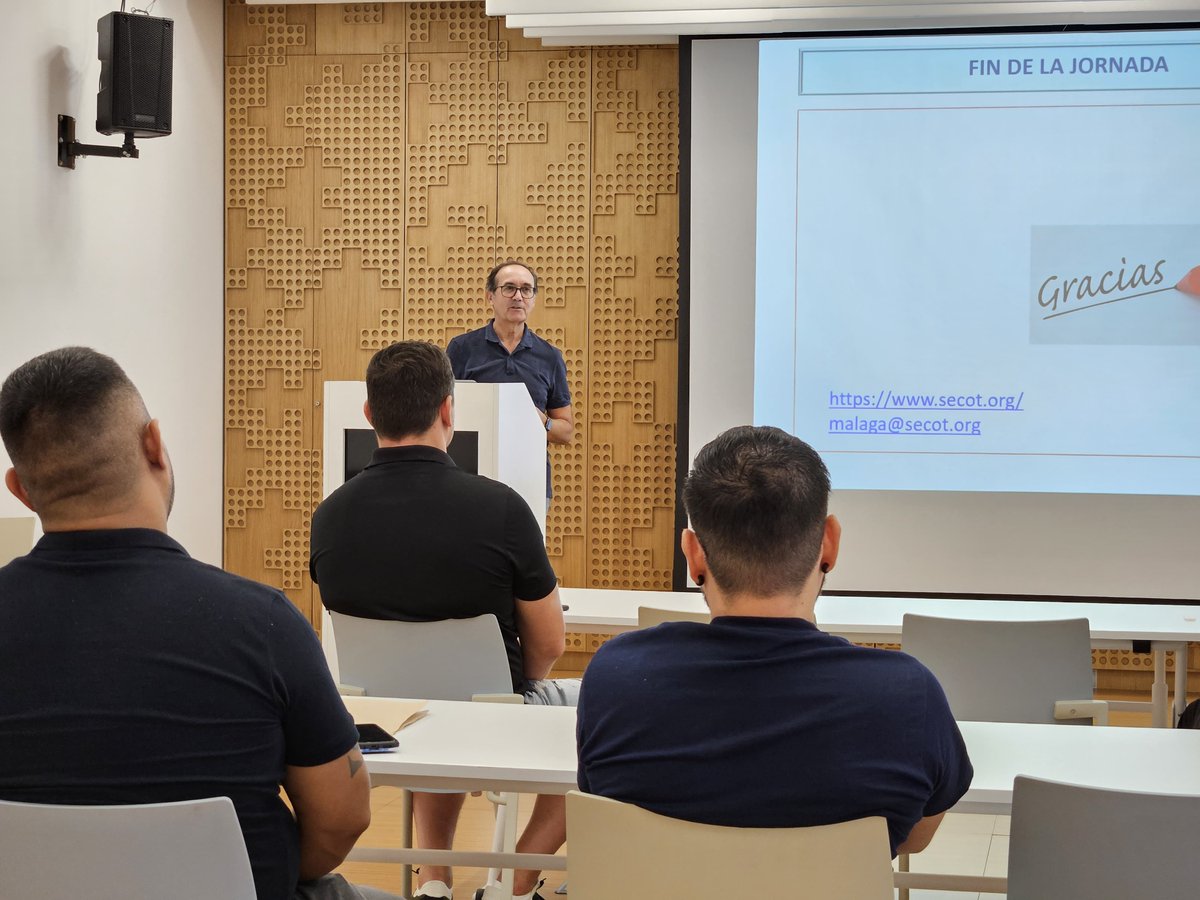 CREMalaga's tweet photo. Llevamos a cabo un #taller motivacional para el #emprendimiento en colaboración con SECOT para personas solicitantes y beneficiarias de Protección Internacional, en la que pudieron valorar si su proyecto laboral pasa por iniciar una actividad profesional de manera autónoma https://t.co/KvbMtBRuCm