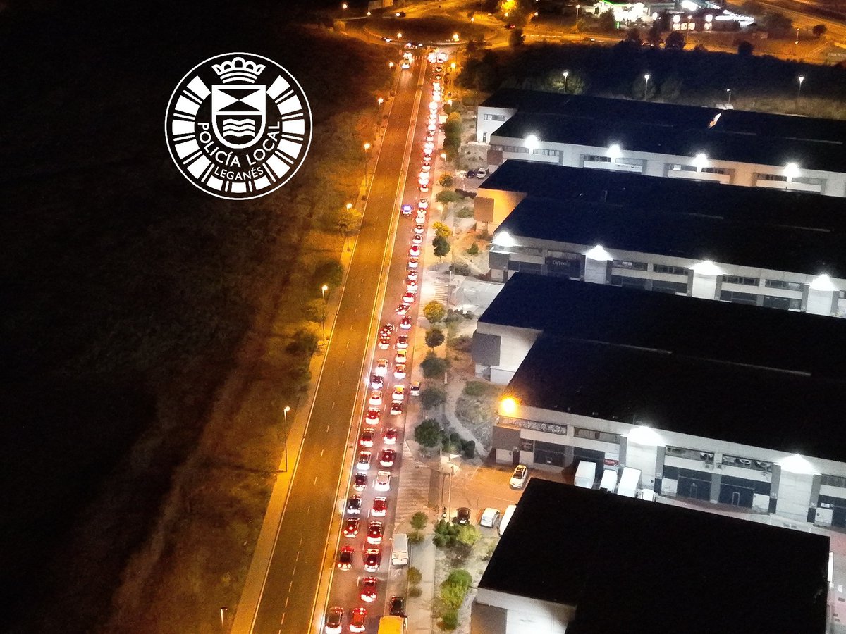 policia_leganes's tweet photo. 🚨#PolicíaLocaldeLeganés realiza control de tráfico 🚔debido a una concentración no autorizada de vehículos tuning 🏎️con una gran afluencia de participantes. 

#SeguridadCiudadana https://t.co/5gmKPWAQ3o