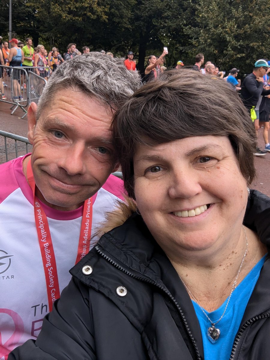 Thank you to David Munro! He completed the <a href="/CardiffHalf/">Cardiff Half 🏴󠁧󠁢󠁷󠁬󠁳󠁿</a> yesterday in 2 hours &amp; 1 minute, to support our <a href="/theBreastCentre/">Breast Centre Appeal</a> which has supported his wife Carol since her breast cancer diagnosis in 2020.   
There is still time to donate, but HUGE WELL DONE!
justgiving.com/page/david-mun…