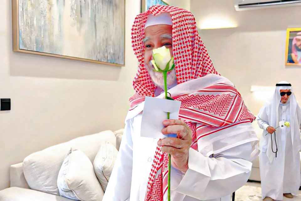 med_cluster's tweet photo. نفذ مركز العزيزية للرعاية الصحية الأولية فعاليات #اليوم_العالمي_لكبار_السن من خلال استضافة عدد من كبار السن في الحي بالمجلس الصحي والتعريف بالمسار الخاص بهم والخدمات المقدمة وأولية تلقي الخدمات الطبية.

#تجمع_المدينة_الصحي 
#المدينة_المنورة https://t.co/hxIwDCetIj