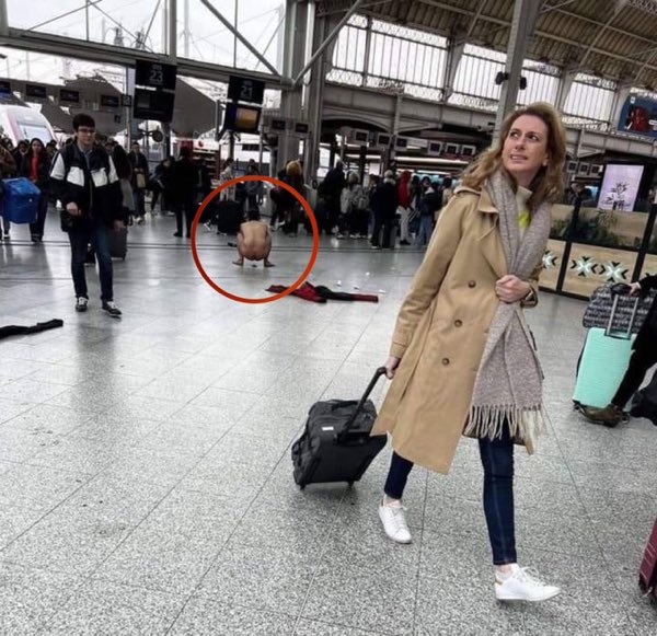 Mengapa kita masih betah tinggal di Negara khatulistiwa ini , perbedaan ribut nya sebentar  tapi tdk merubah cultur istiadat 

 -Culture in france-