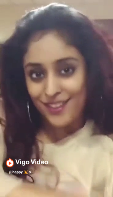 rocketManJoy's tweet image. Who is this hottie?
#Hot #Dance #Indian #WhoIsShe #BlackShorts #BlackHeels #Thighs #Legs