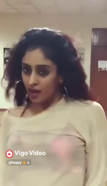 rocketManJoy's tweet image. Who is this hottie?
#Hot #Dance #Indian #WhoIsShe #BlackShorts #BlackHeels #Thighs #Legs