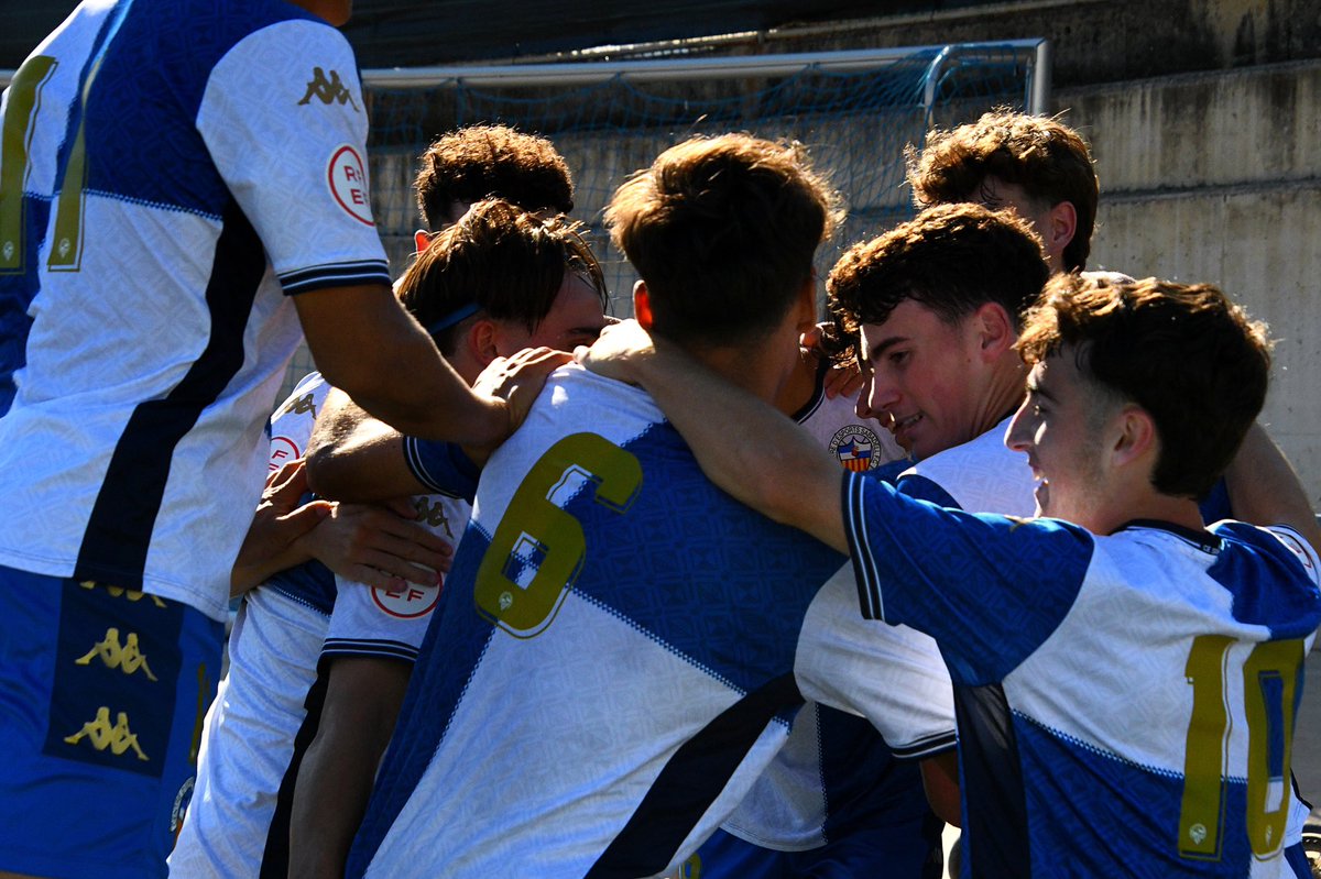 FutBaseCES's tweet photo. 🤩 El 𝗝𝗨𝗩𝗘𝗡𝗜𝗟 𝗔 no podia començar millor el dilluns!

💪🏻 Primera victòria a casa i invictes en aquest inici de Lliga Nacional!

#AMQM | #FutBaseCES https://t.co/j6Npw6onzi