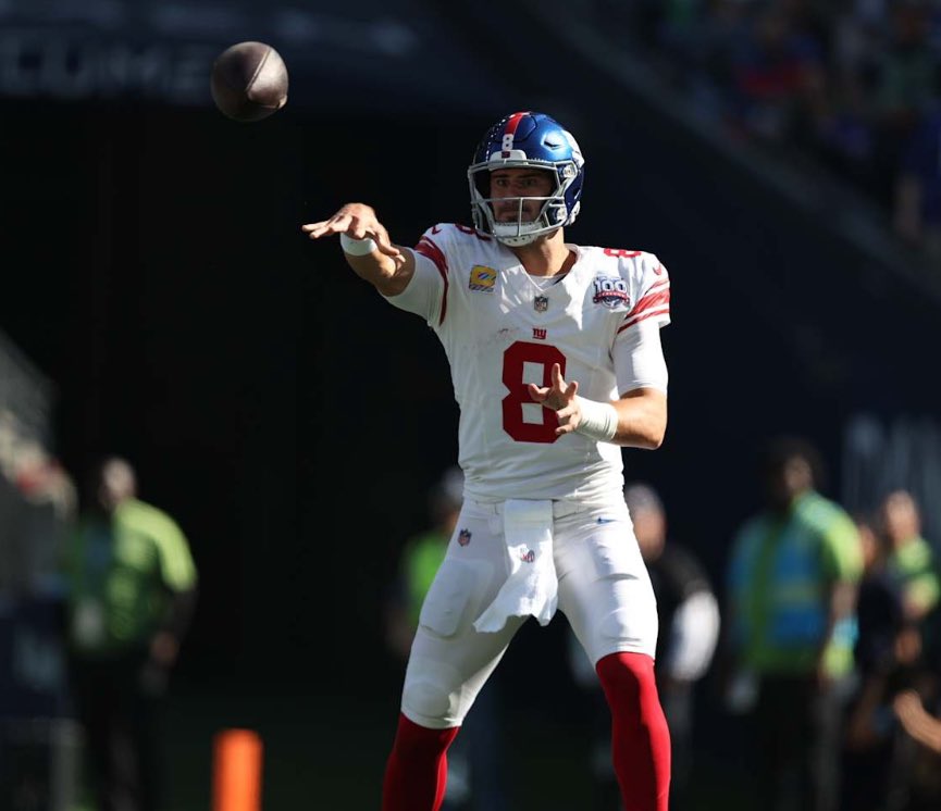 Jordan Raanan (@jordanraanan) on Twitter photo Daniel Jones (24 of 34 257 2-0) played his 4th straight quality game. “Played good again,” Brian Daboll said.
Don’t look now but Jones is 12th with a QBR of 61.3, ahead of players such as Dak Prescott, Aaron Rodgers, Matthew Stafford, Patrick Mahomes, Jared Goff.
📸 <a href="/Giants/">New York Giants</a> Daniel Jones (24 of 34 257 2-0) played his 4th straight quality game. “Played good again,” Brian Daboll said.
Don’t look now but Jones is 12th with a QBR of 61.3, ahead of players such as Dak Prescott, Aaron Rodgers, Matthew Stafford, Patrick Mahomes, Jared Goff.
📸 <a href="/Giants/">New York Giants</a>
