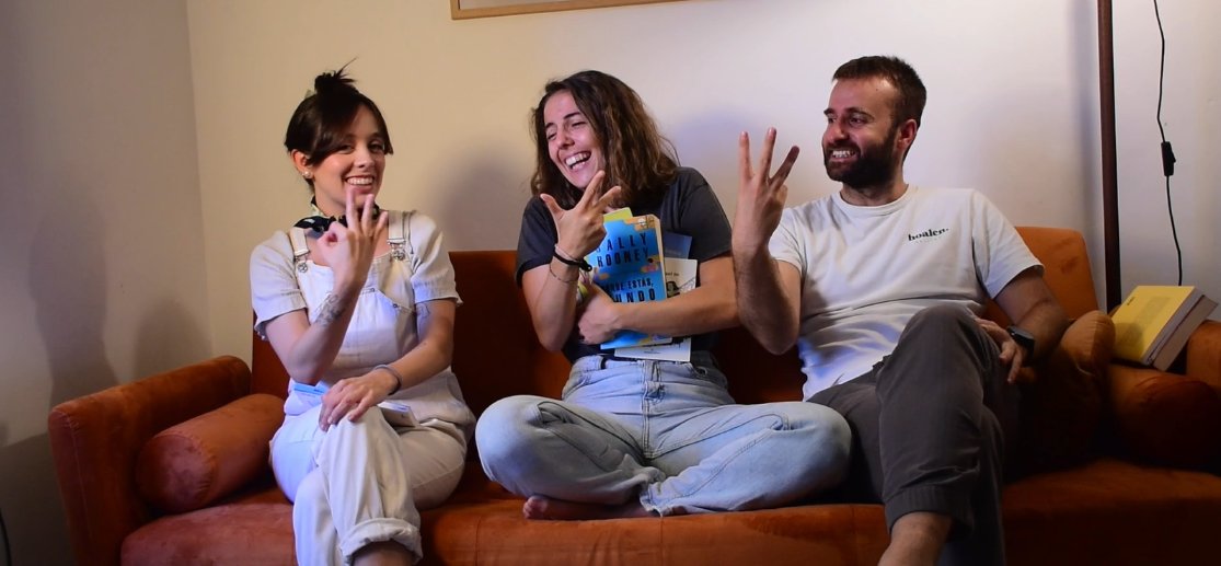 Booktuberboom_+ saioaren lehenengo atala dagoeneko ikusgai! 

Ikusi eta entzun YouTuben: youtu.be/NxuKrGwlrzc?si…

Eskerrik asko gomendioengatik, <a href="/polainapodkast/">polaina</a> !

1. atala: @katixagirre , <a href="/lizarrazil/">Lizar Begoña</a> eta Sally Rooney

Ez galdu!💥