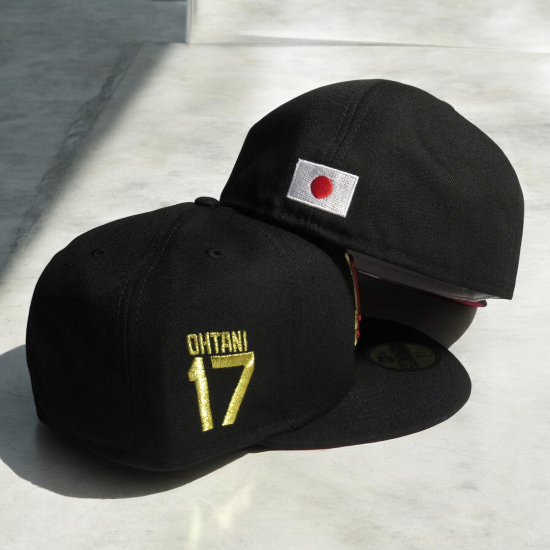 DPW67453383's tweet photo. DPW×Fitted cap Exclusive
59FIFTY
Los Angeles Dodgers　custom

日本人の、日本人のための、日本のカスタム。

「アメリカへの憧れ」の隣に、

母国への、ふるさとへの誇りを胸に。

日本の象徴と言えば国旗でもある「日の丸」。

日の丸の赤色は実際は赤色でなく、
日本古来からある「紅色」だと言われています。

そんな紅色と、黄金の国「Zipangu」をイメージした金色を採用したカスタム。

日本をイメージした
ZIPANGカラーカスタム第6弾。

ZIPANG Custom×大谷翔平
禁断のコラボレーションが実現！！

10月7日 21時から10月8日22時まで
オンラインショップにて抽選販売受付中

https://t.co/hcICO5gL2k
↑いつもと違うのでご注意ください！

オンラインショップはプロフィール欄に記載されております。

是非、この機会によろしくお願いします。

#exclusive #mlb #ニューエラ #newera #キャップ #帽子 #ニューエラ別注 #neweracap #neweracollector #neweracaps #fitted #ニューエラキャップ #capcollector #野球 #losangelesangels #大谷翔平 #花巻東 #losangelesdodgers #山本由伸 #オリックスバファローズ #ダルビッシュ有 #sandiegopadres #北海道日本ハムファイターズ