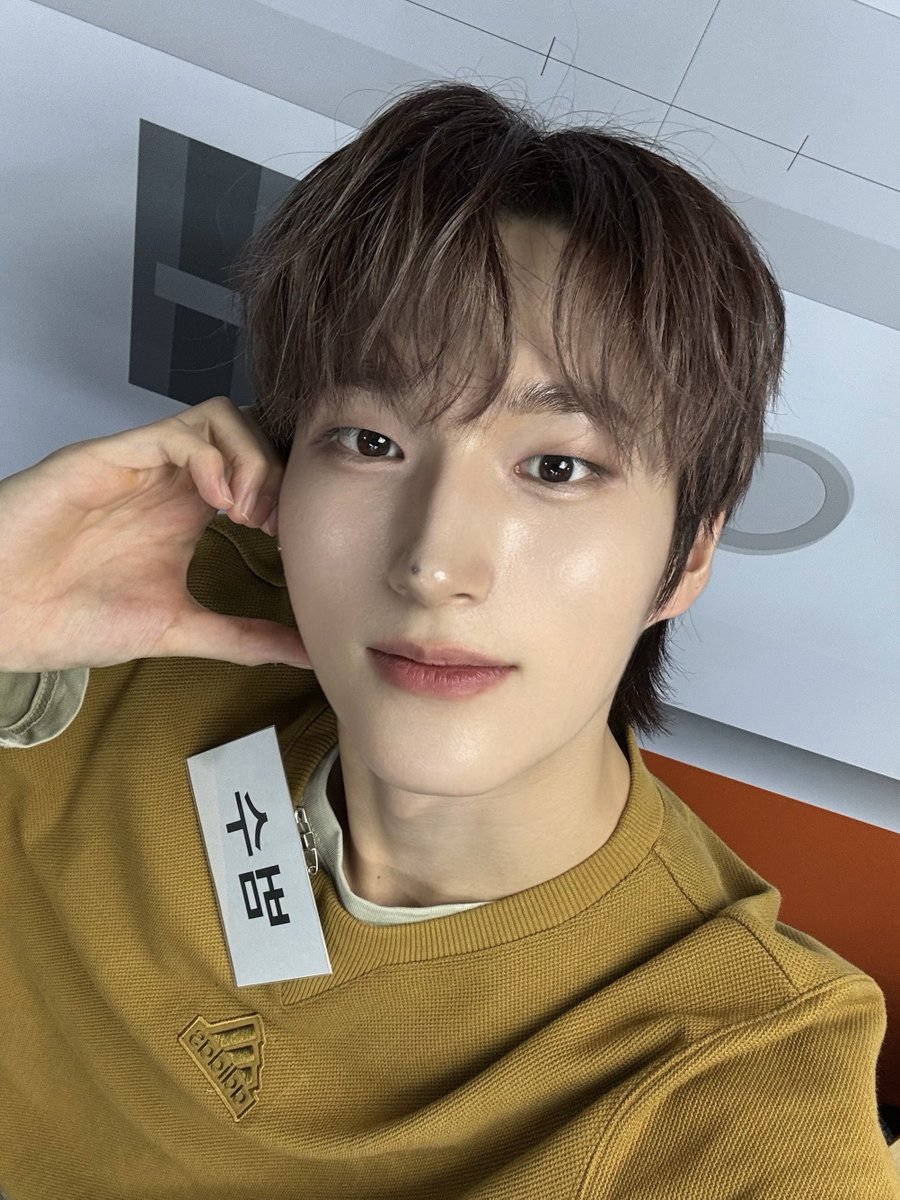 XODIAC_MEMBERS's tweet photo. [#범수]

오늘 라디오 넘넘 재밌었다!! 💜💜

#XODIAC #소디엑 #BEOMSOO #범수 https://t.co/Lfrj0hKfUG