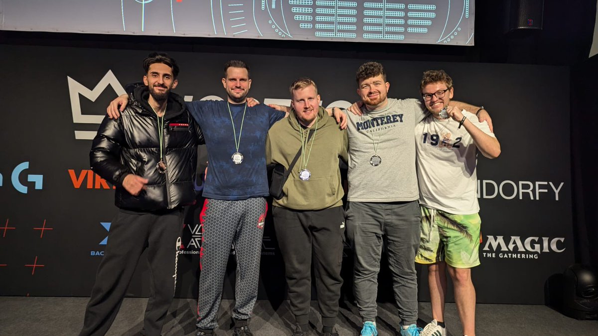 kZy~ (@kzyjl) on Twitter photo Nach 14 Jahren wieder die Northcon zu besuchen hatte Gänsehautfeeling 😱
Coole alte und neue Leute getroffen! 🔥
Mit dem Support von <a href="/CORSAIRDE/">CORSAIR Deutschland</a> <a href="/systemtreff/">Systemtreff_de</a> & <a href="/Backforce_gg/">Backforce</a> blieben kaum Wünsche offen. Großen Dank an das <a href="/myNorthCon/">NorthCon</a> Team für all die Hilfe💪
Next LAN inc❓❓❓ Nach 14 Jahren wieder die Northcon zu besuchen hatte Gänsehautfeeling 😱
Coole alte und neue Leute getroffen! 🔥
Mit dem Support von <a href="/CORSAIRDE/">CORSAIR Deutschland</a> <a href="/systemtreff/">Systemtreff_de</a> & <a href="/Backforce_gg/">Backforce</a> blieben kaum Wünsche offen. Großen Dank an das <a href="/myNorthCon/">NorthCon</a> Team für all die Hilfe💪
Next LAN inc❓❓❓