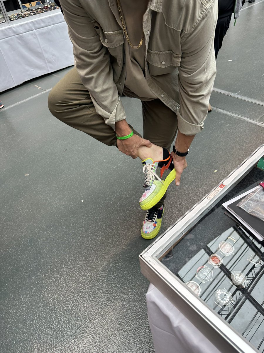 Yo <a href="/RTFKT/">RTFKT</a> community. I live In Germany and was never really expecting to out sneakers IRL. 
Was at a tradefair in Munich wearing the Dunks myself and look what I saw randomly 🥹🥹🥹
What are the odds??? 👀 the rarest of them all 😍