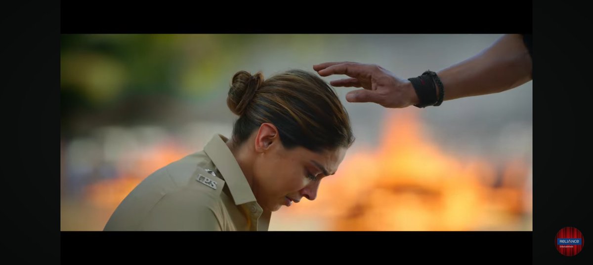 Amount of respect given to <a href="/ajaydevgn/">Ajay Devgn</a> character in #SinghamAgain is ❤️❤️
Rohit Shetty is true Ajay devgn fan hai 
#SinghamAgainTrailer