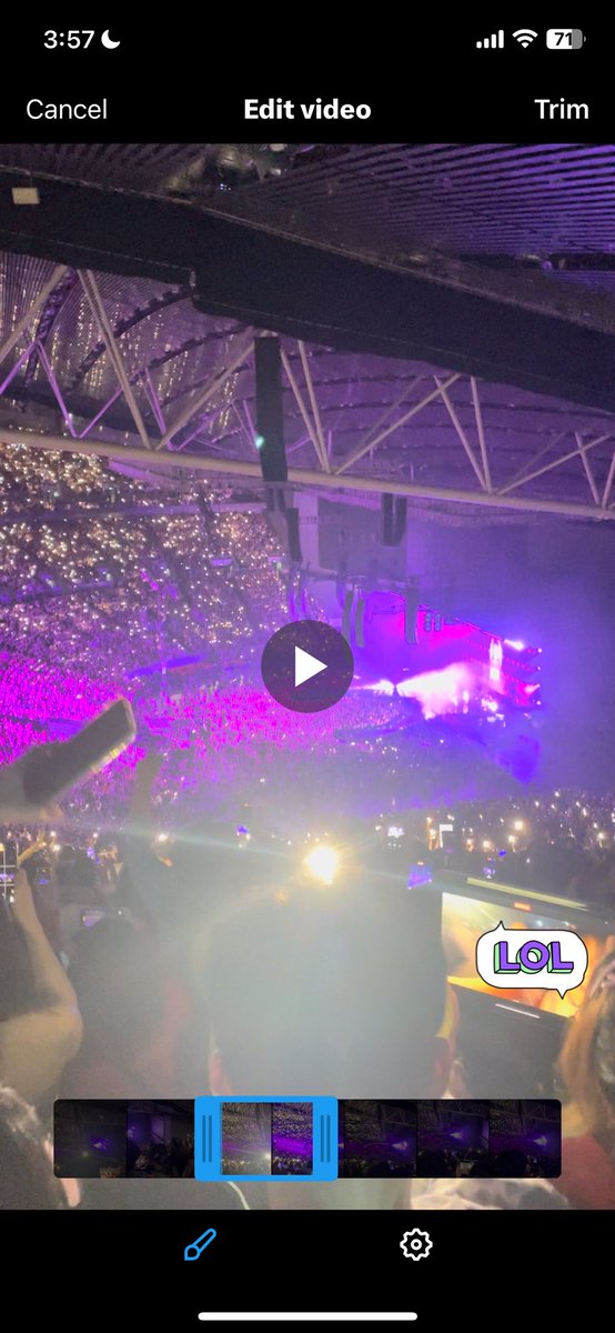 GeeSandy21's tweet photo. Shout out sa nasa harap ko. Puro flash nalang ng phone nya yung videos ko Haha
Ok lang din sana pero buong concert nakaka conscious na baka puro mukha ko na nasa videos nya haha.
#GutsTourinManila
#GUTSinManila https://t.co/OTHLnEwHrx