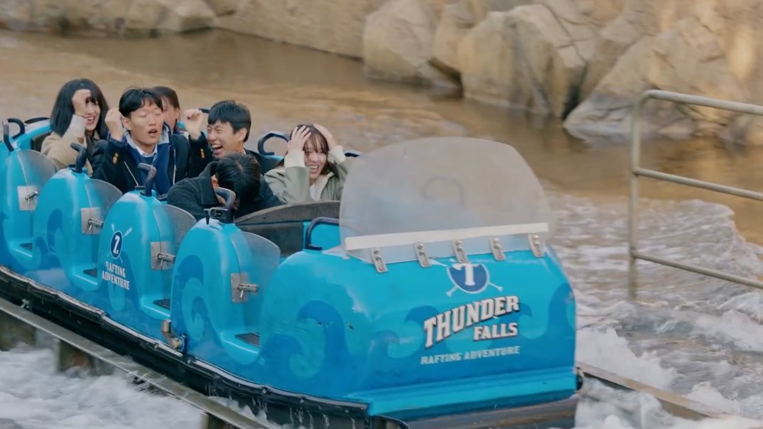 PanGirlnim's tweet photo. Hongju and Hooyoung I mean Sso and Jonghyeop 🤭

-thanking the editors for including these shots where we see their real reaction in the ride 😂 https://t.co/JF4qkH0EtJ