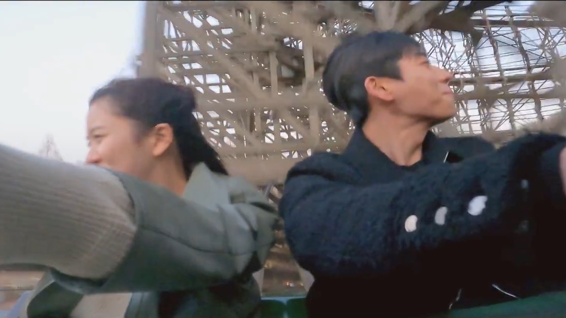 PanGirlnim's tweet photo. Hongju and Hooyoung I mean Sso and Jonghyeop 🤭

-thanking the editors for including these shots where we see their real reaction in the ride 😂 https://t.co/JF4qkH0EtJ