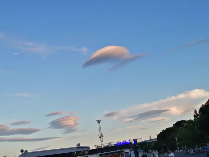 今日は佳き雲模様である。 