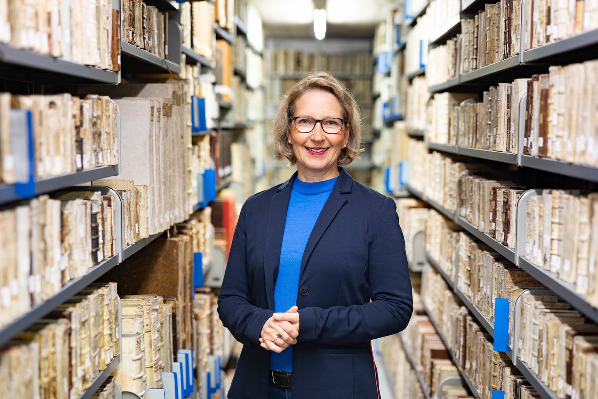 🎉 Prof. Dr. Caroline Emmelius ist in den Wissenschaftlichen Beirat der dt. #Handschriftenzentren berufen worden. Der sechsköpfige Beirat bildet wichtige Brücke zwischen Bibliotheken und Wissenschaft und begleitet u. a. Entwicklung des HSP fachlich. 👉 ku.de/news/professor…