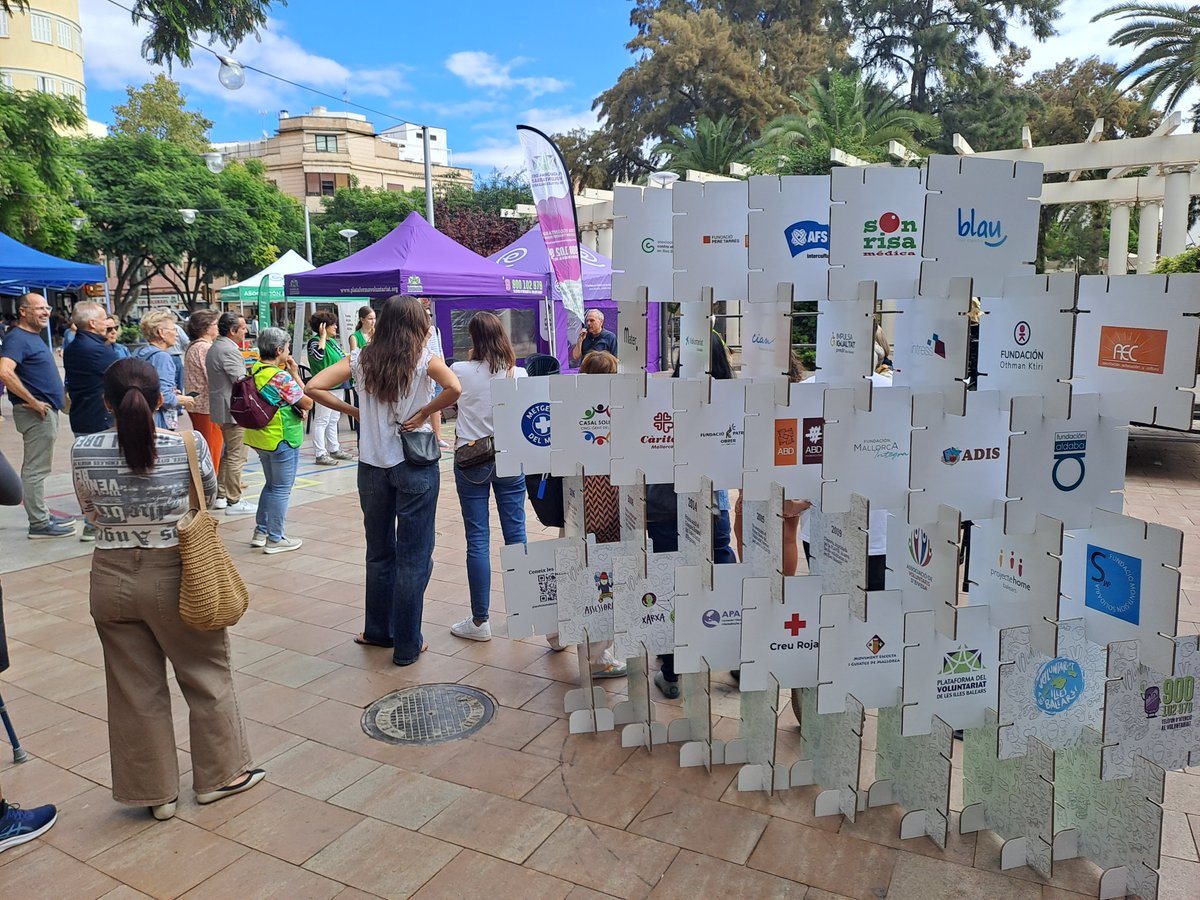 Aquest dissabte realitzàrem la I Diada del Voluntariat de la <a href="/plavib/">Plataforma del Voluntariat de les Illes Balears</a>, en motiu de la celebració del seu 18è aniversari. Un acte que volem continuar celebrant els anys amb totes les entitats. Agrair la participació de totes les entitats i totes les persones que visitaren la Diada.