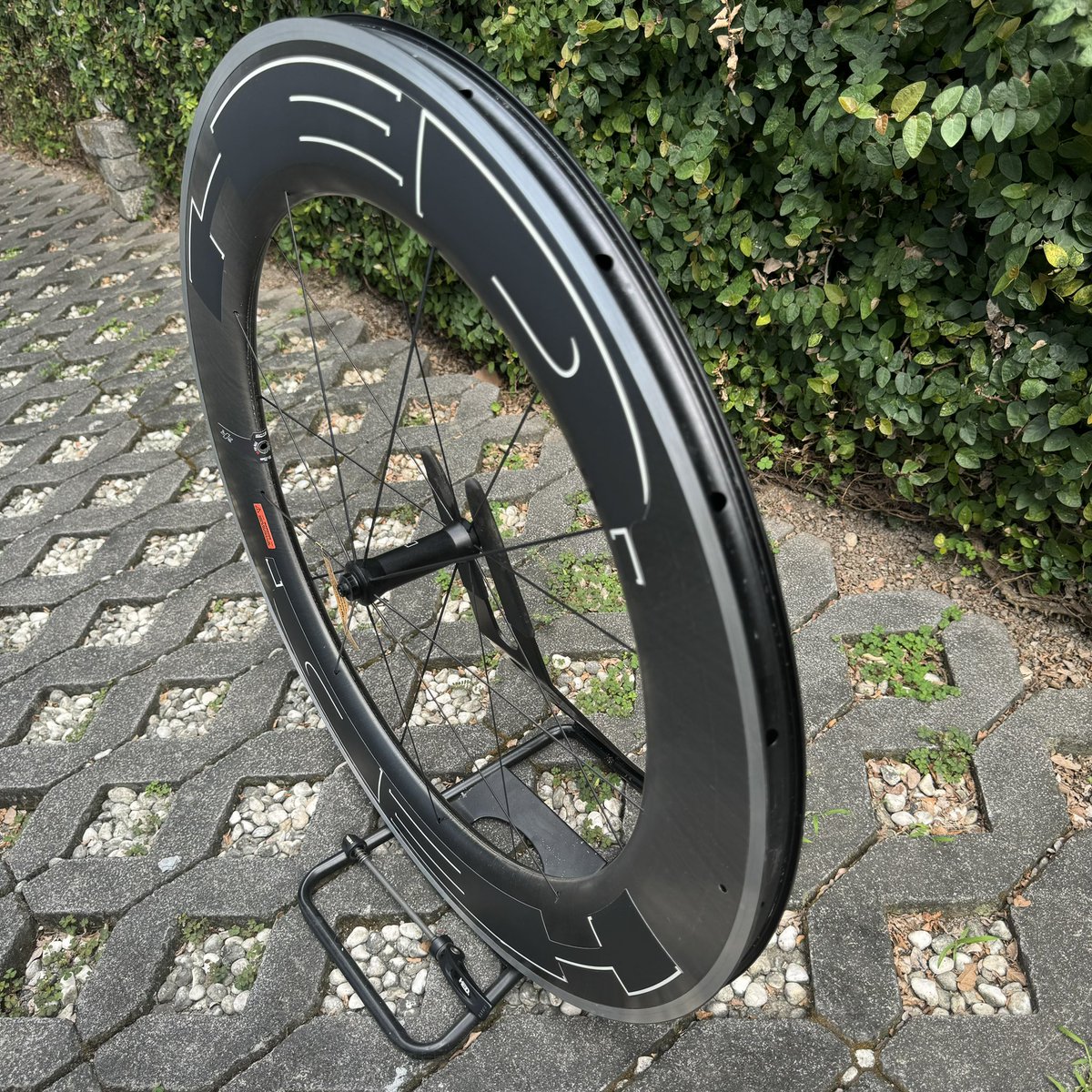 JimutJDMjogja's tweet photo. 🔸 tinggi rim 9cm
🔸 original Hed hub with 18 hole https://t.co/WJ3VVpjbuV