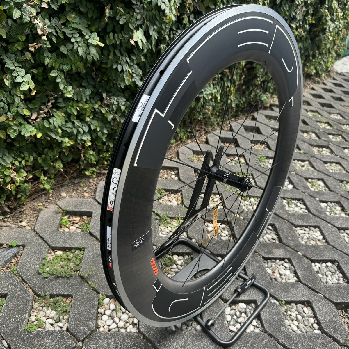 JimutJDMjogja's tweet photo. 🔸 tinggi rim 9cm
🔸 original Hed hub with 18 hole https://t.co/WJ3VVpjbuV