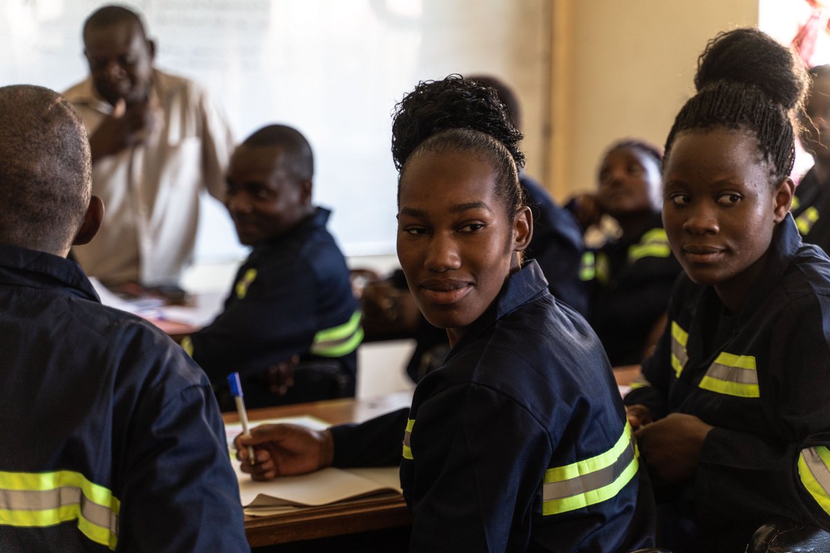 #WorldTeachersDay 

#ElectricVehicles are the future in Africa, however, without enough trained technicians, EV’s potential cannot be realised.

The EV Semi-skilled worker course was supported by <a href="/PIDGorg/">PIDG</a>  

youtube.com/watch?v=YAL1aQ…