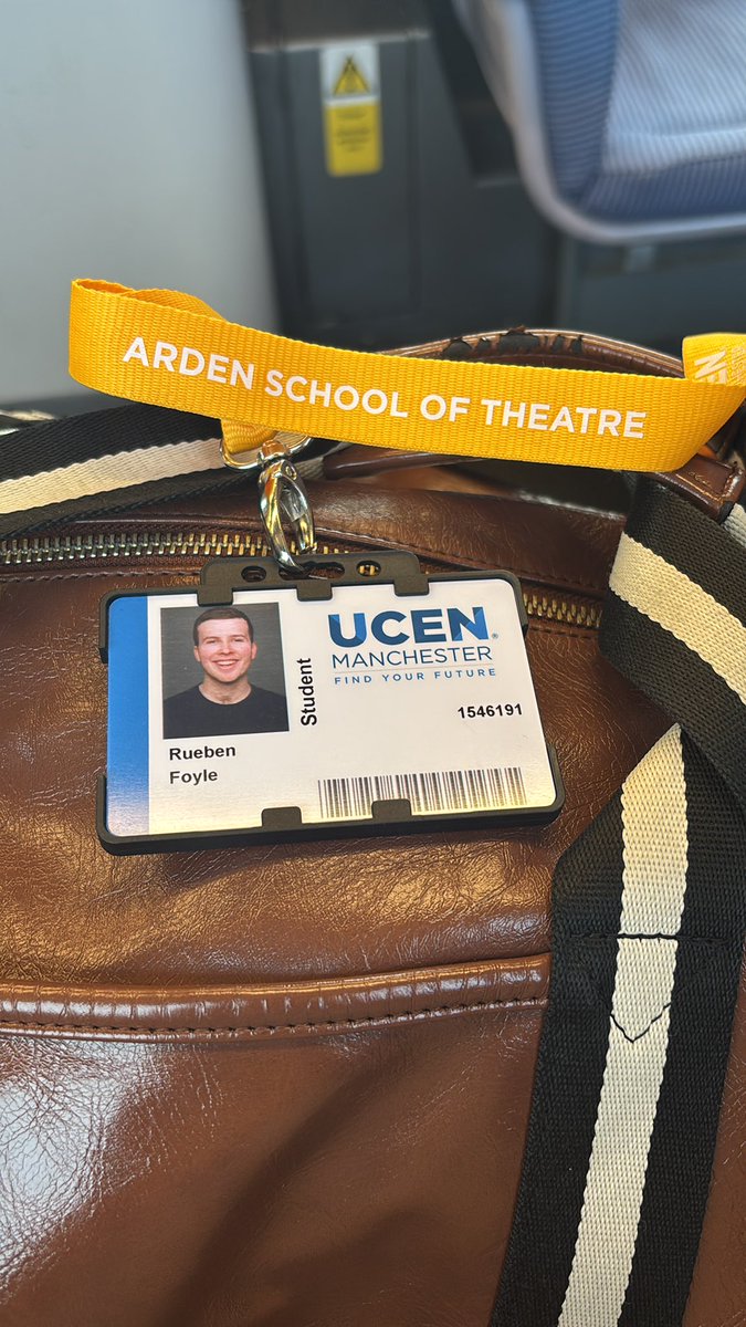 First day of Theatre Directing Masters ✨❤️ also the start of Leeds to Manchester commute but thankfully it’s only Mondays and Fridays 🥰