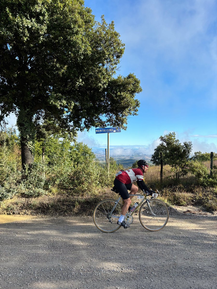 handlecuriosity's tweet photo. «La bicicletta è un colpo di genio. È lo strumento della velocità naturale, la via più corta verso il raddoppio di sé stessi. Due volte più veloci, due volte meno stanchi, due volte più vento in faccia. Abbiamo tutto il diritto di avere sempre voglia di andare in bicicletta.» https://t.co/8eLbjz34tY