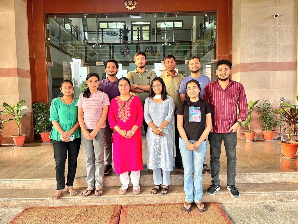 Divya singh_ lab (@divyasingh_lab) on Twitter photo Many congratulations to Dr. Sonu Khanka💐 <a href="/KhankaSonu2418/">Sonu Khanka</a> on completing her doctorate & successfully defending her PhD thesis. We wish her the very best for her future endeavours.
<a href="/Divya213/">Divya Singh</a> <a href="/cdriacademy/">CDRI-Academic Affairs Unit</a> <a href="/CSIR_CDRI/">CSIR-CDRI</a> <a href="/AcSIR_India/">AcSIR</a> Many congratulations to Dr. Sonu Khanka💐 <a href="/KhankaSonu2418/">Sonu Khanka</a> on completing her doctorate & successfully defending her PhD thesis. We wish her the very best for her future endeavours.
<a href="/Divya213/">Divya Singh</a> <a href="/cdriacademy/">CDRI-Academic Affairs Unit</a> <a href="/CSIR_CDRI/">CSIR-CDRI</a> <a href="/AcSIR_India/">AcSIR</a>