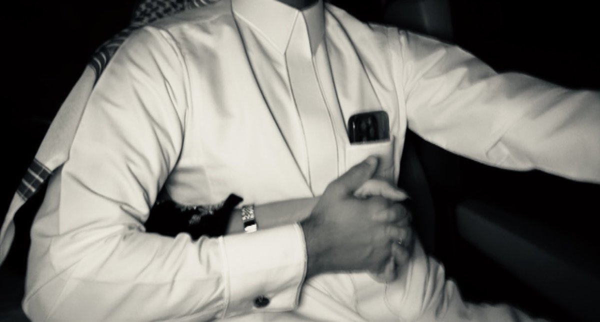 تشبهين الصبح بـ أحضان السحايب
كل شمسٍ نورها يشبه جبينك🌤️🦋.