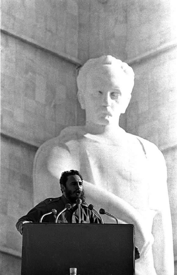 Adrián de Cuba🇨🇺 (@perexperezo) on Twitter photo #JuntosPorVillaClara 
Fidel: Aquellos que creen que cuando desaparezca un líder, desaparece una Revolución, han sido incapaces de comprender, (y no sé si alguna vez lo comprendan), algo que hace años dije: "Los Hombres Mueren, el Partido es Inmortal". 
#TumbaElBloqueo #JuntosPorVillaClara 
Fidel: Aquellos que creen que cuando desaparezca un líder, desaparece una Revolución, han sido incapaces de comprender, (y no sé si alguna vez lo comprendan), algo que hace años dije: "Los Hombres Mueren, el Partido es Inmortal". 
#TumbaElBloqueo