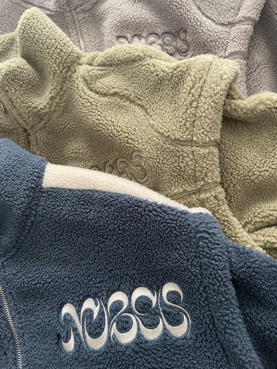 Bon <a href="/NubesStudio/">Nubes ®</a> va falloir sortir des nouveaux coloris là 👀