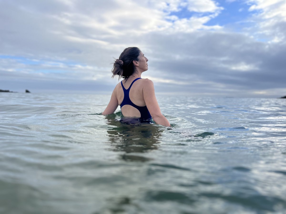kathydjourno's tweet photo. Good morning. Atlantic dip to start the week. #thisisDonegal https://t.co/fgXIdlyhVB
