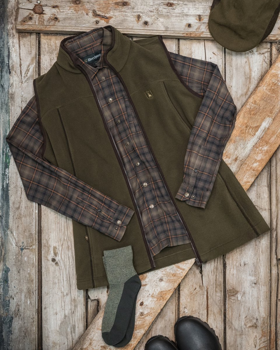 Autumn layers🍁 Layer-up for cooler days with the practical and stylish Lady Eagle Fleece waistcoat: bit.ly/3zF0ma5

#Deerhunter #deerhunter_eu #huntingwear #huntready #autumnhunts #autumnlayers