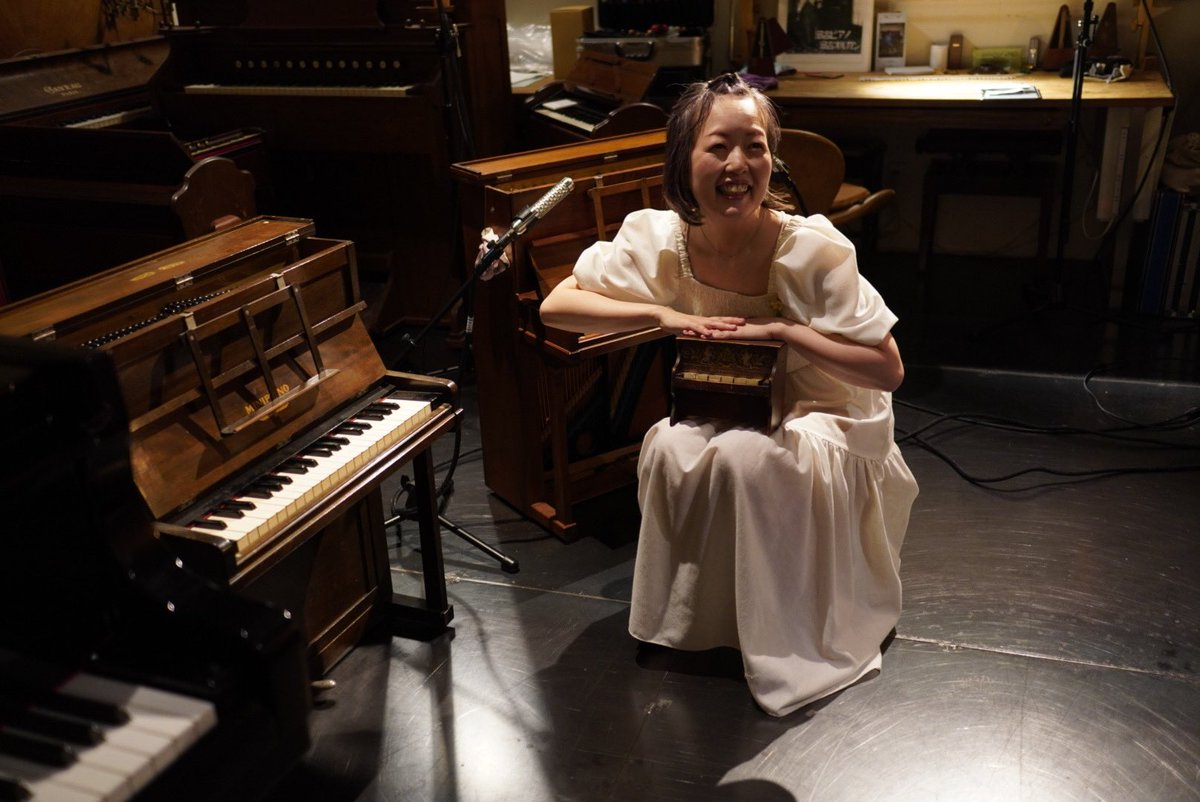 7月にレコーディングをして
11月にお披露目する
ミニピアノのアルバムCD

これまでCDは自分で焼いていましたが
今回初めてプレスに出しました💿

先程マスターCDが受理され工場で制作開始の案内が来ました✨️

11/10のミニピアノフェスティバルでの発売に向けてコツコツ準備しております