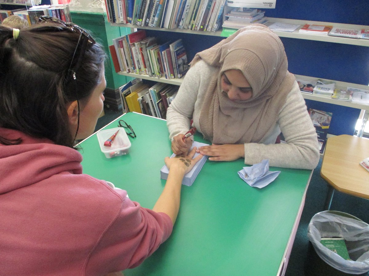 LancsLibraries's tweet image. Great fun at #RawtenstallLibrary Fun palace
Chemical reactions, henna painting, a look around a fire engine, and lego robotics!
@FunPalaces