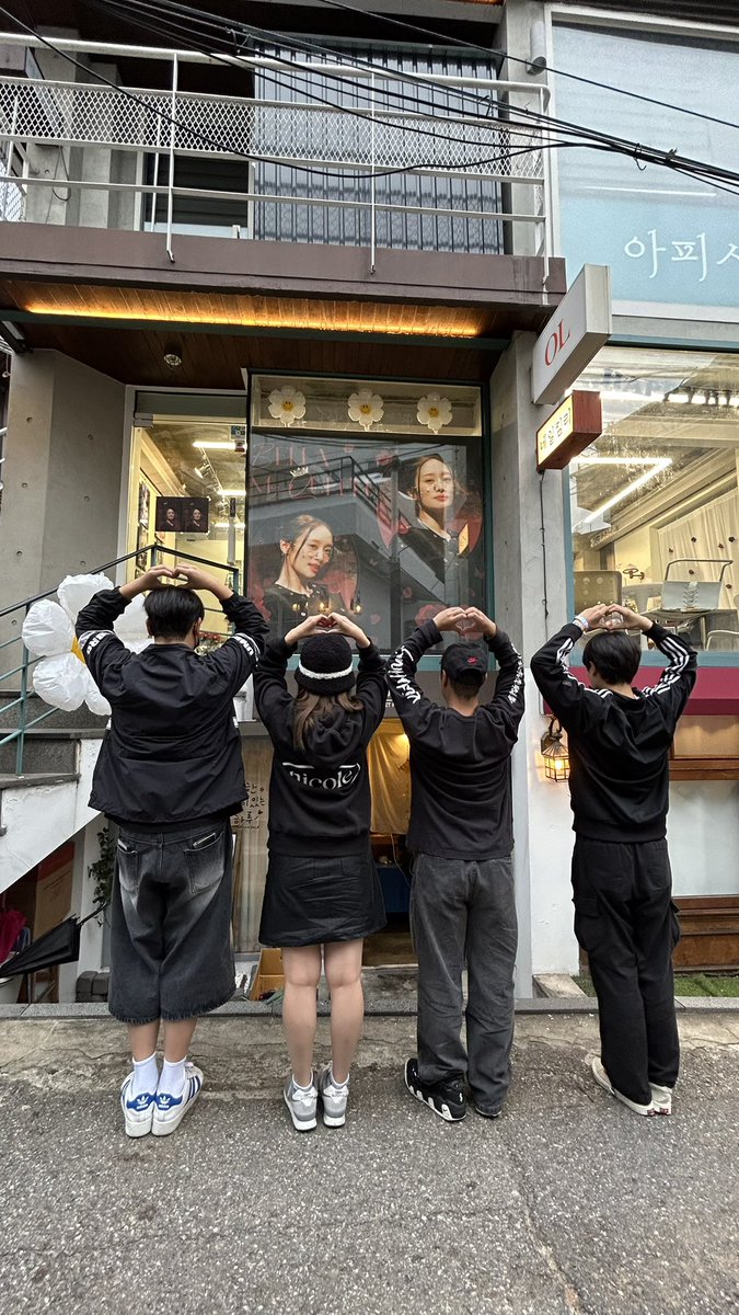 kirinkarinkirin's tweet photo. 3일동안 고생많았어요!!
우리 영원히 언니에 있어서 귀여운 콜링이 될게🐥
이번에 언니들 오빠들이 안 도와주면 못했어요ㅠㅠ 고마워요🫶 그리구 생일카페 열어줘서 고맙다구 해준 덕분에 많이 힘받았어요🩷
아리가토우〜😌 #114콜
@CuteGirl_HSY @gyuun127 @zkfk0329 @GOMMEONGJI @Shibaken1007 https://t.co/1dOIngBMdH