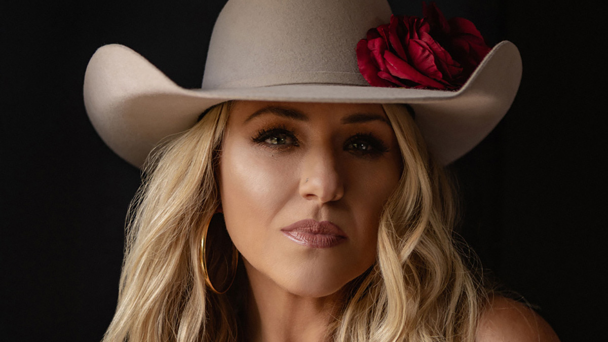 Entertainment Focus (@ent_focus) on Twitter photo Out now! <a href="/leahturnermusic/">Leah Turner</a> releases debut album ‘This Is Mi’ entertainment-focus.com/82yt #LeahTurner Out now! <a href="/leahturnermusic/">Leah Turner</a> releases debut album ‘This Is Mi’ entertainment-focus.com/82yt #LeahTurner