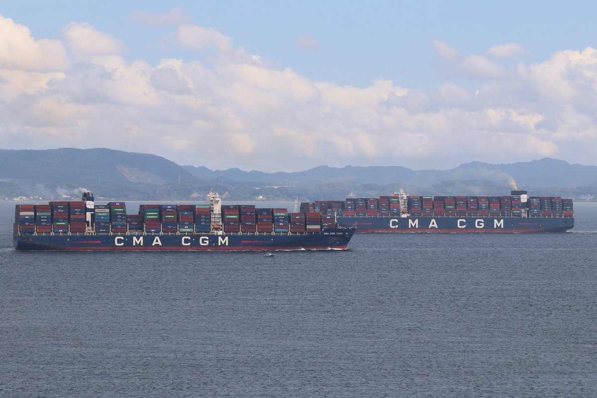 panamaru2's tweet photo. #CMA_CGM_TIGRIS #IMO9705067
GRT96704t 299.95m #CBX_Service
#CMA_CGM_AMERIGO_VESPUCCI #IMO9454395
GRT151446t 365.50m #ACSA1_Service
浦賀水道航路南口を出た水域で #CMA_CGM が運航する #Container_Ship が反航ですれ違って行きました
20241007 https://t.co/DBknin4Sb8