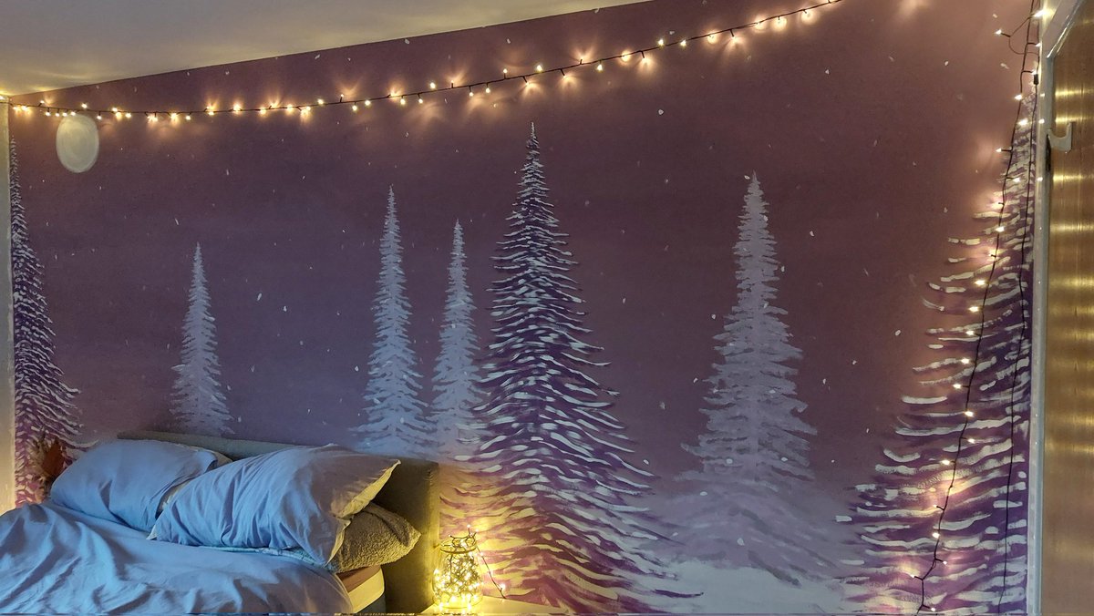 alistondesigns's tweet photo. Omg I forgot to show you guys the mural??? I'm absolutely obsessed

And yes I added glitter to the snow 😌😌 https://t.co/GxVvorLd9g