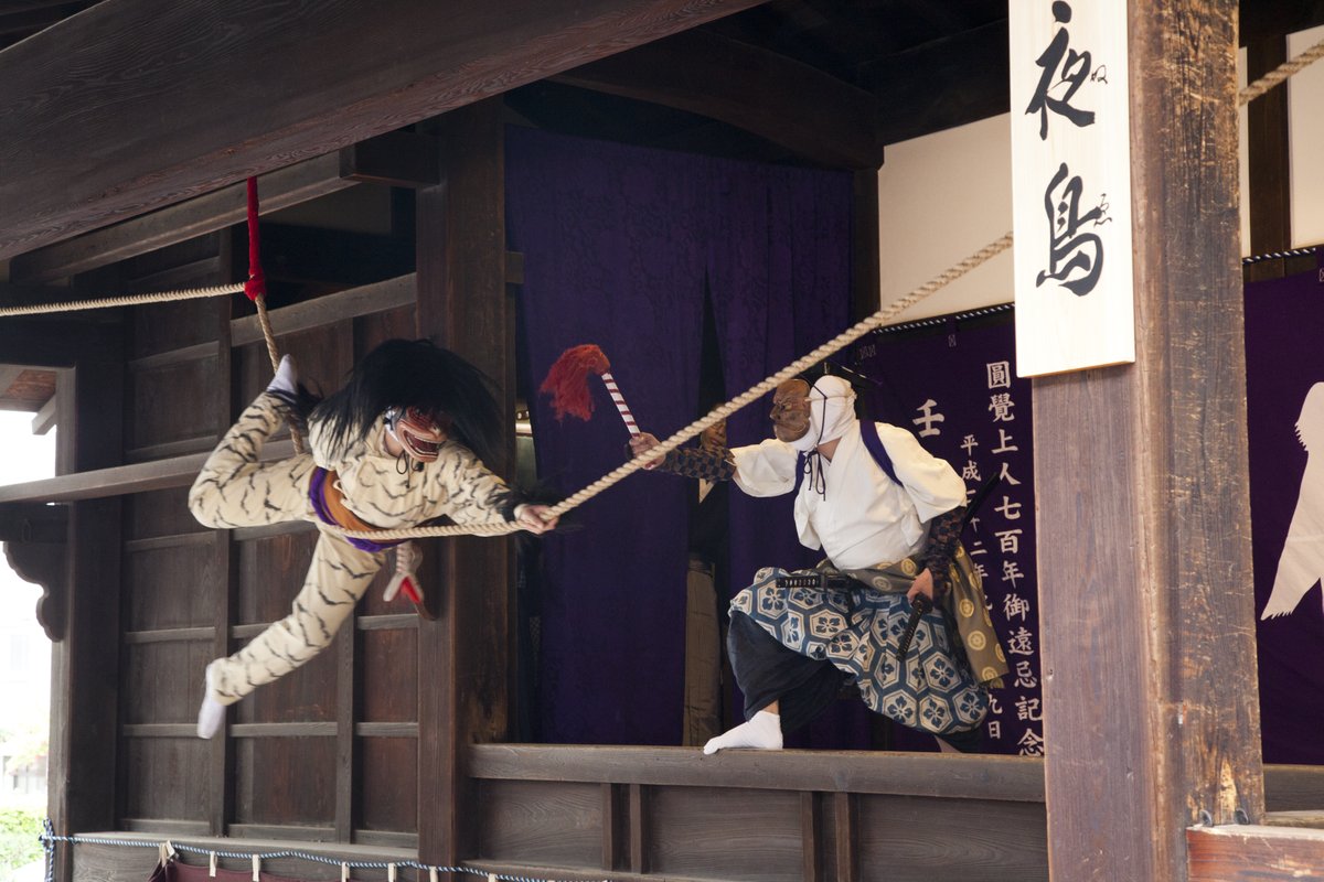 10月12日(土)～14日(祝)は #壬生狂言秋の公開 です。

13時開演で1日に6演目上演します。
全席自由席当日券のみです。

お天気も良い予報です☀ぜひご来寺下さい。
なお駐車場はございませんので、近くのコインパークか公共交通機関(バス、阪急、JR、嵐電)でお越し下さい。